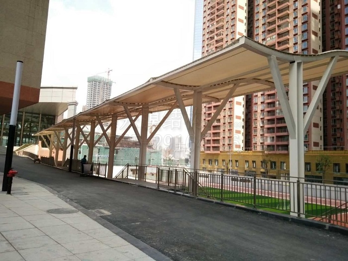燁興-貴州花果園運(yùn)動(dòng)場PTFE膜結(jié)構(gòu)看臺(tái)工程